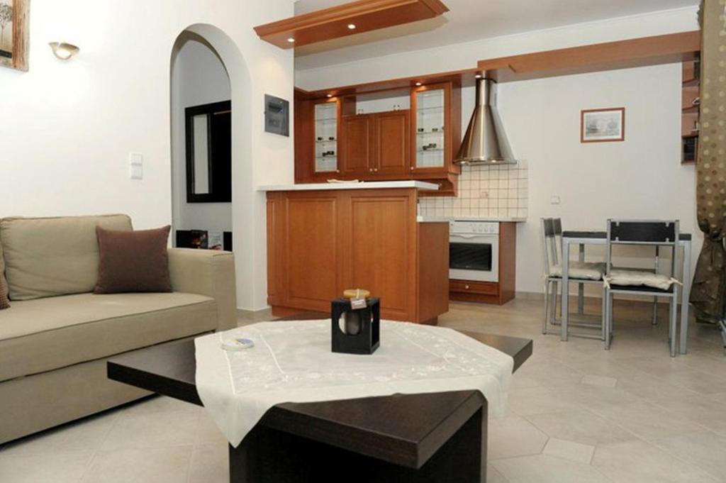 Hotel Aerolithos Adamantas  Zimmer foto